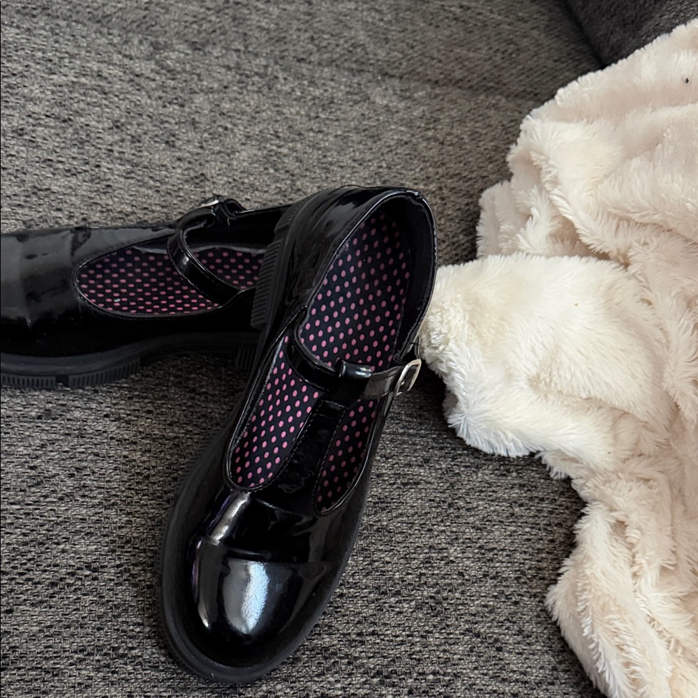 Classic Black Patent Mary Jane Shoes for Women